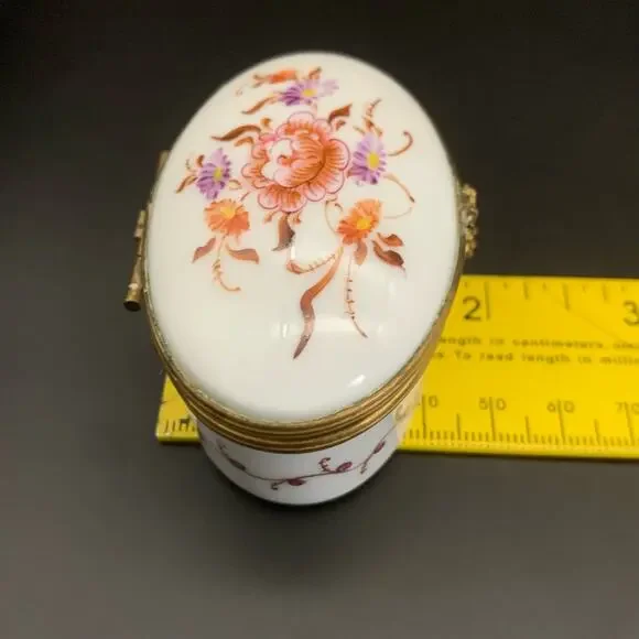 Vintage Limoges France Floral Hinged Fine Porcelain Trinket Box
Hand Painted - Picture 11 of 12